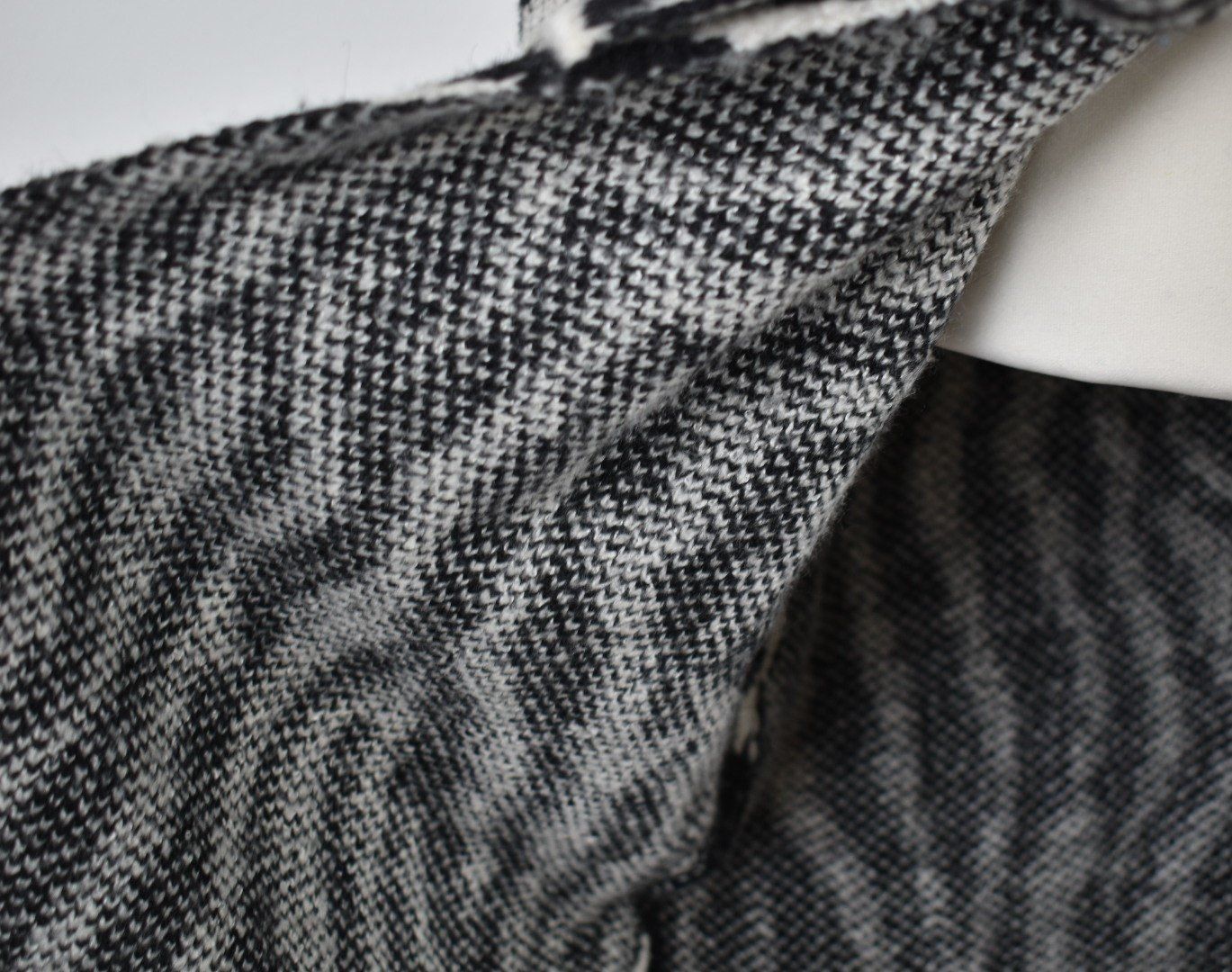 Guess Giacche: Guess Strickjacke Gr.L neuwertig – Nuovo (secondo la descrizione) da Nürensdorf venduto da 2ND_STORY 4