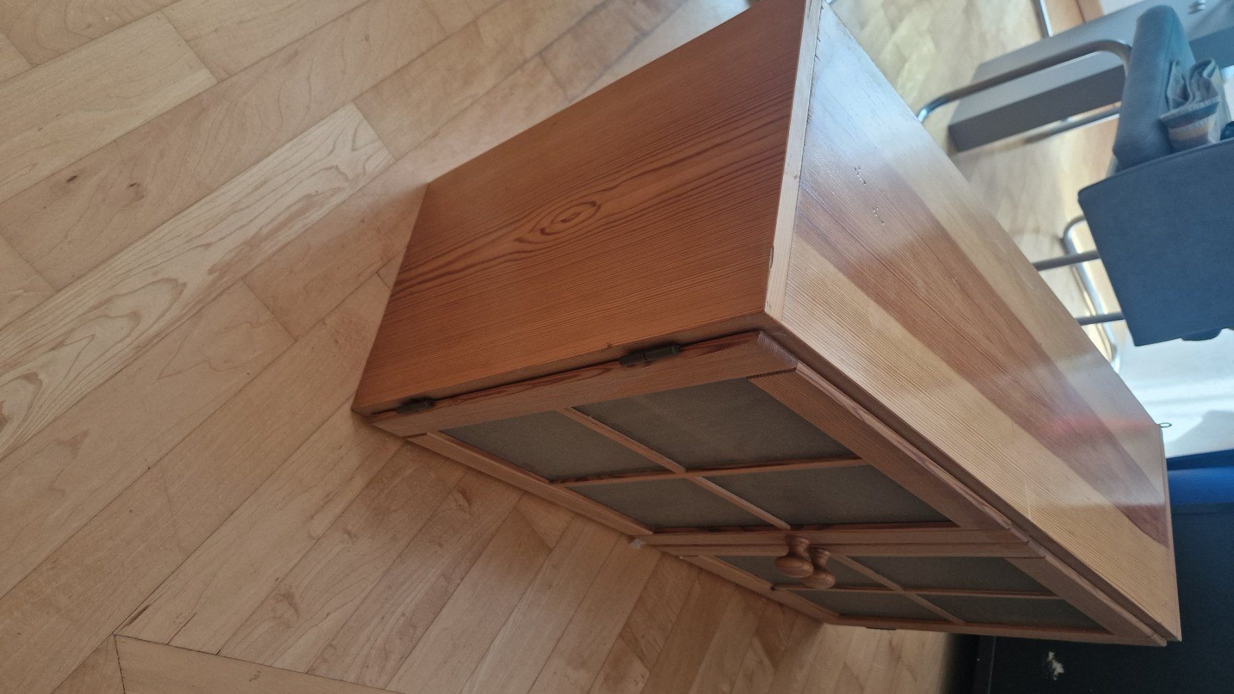 Schränke: Wandhängeschrank aus Holz mit zwei Türen – Gebraucht aus Weisslingen von and-lo73 2