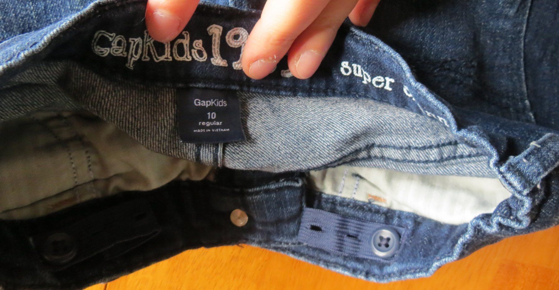 Pantaloni: GAP Jeans 10 regular – Usato da Athenaz (Avusy) venduto da Kurtzuegg 3