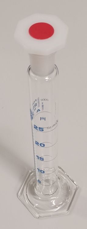 Gläser: Schott  Duran 25ml mixing cylinder – Gebraucht aus Niederdorf von LeptonAG_Labor