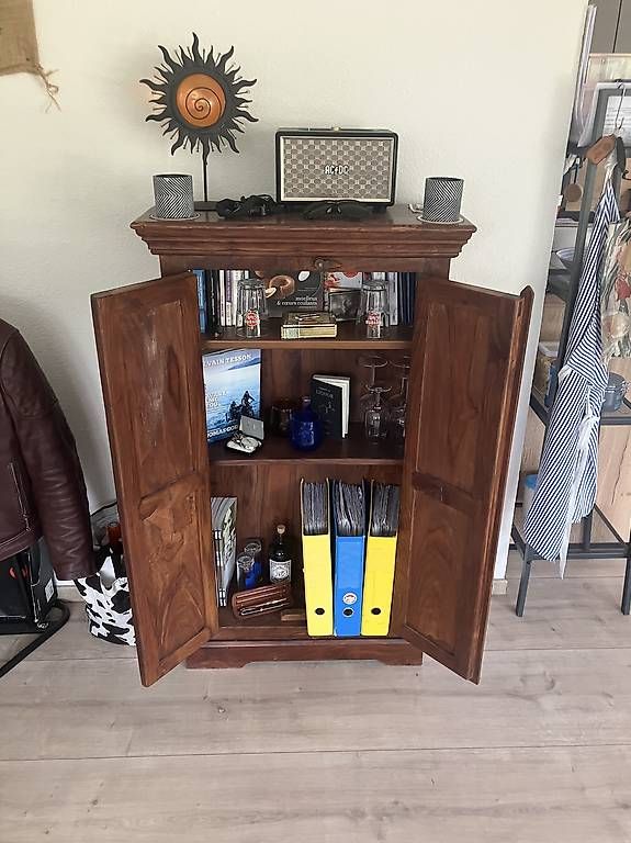 Armadi: Bar/meuble de rangement – Usato da Blatten b. Naters venduto da mikael.kerautret