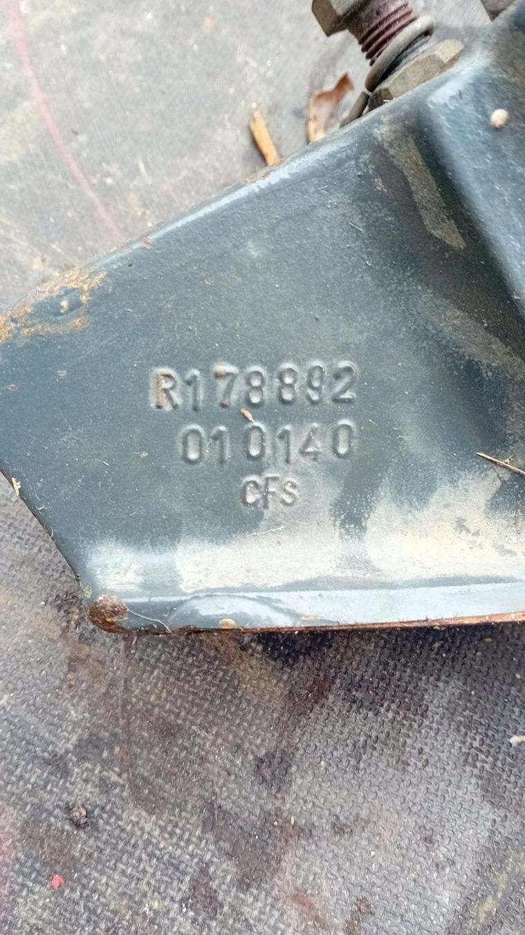 Fendt Trattori: 1x Fendt Frontlader Tasche zu Frontlader alt – Usato da Grasswil venduto da LMG