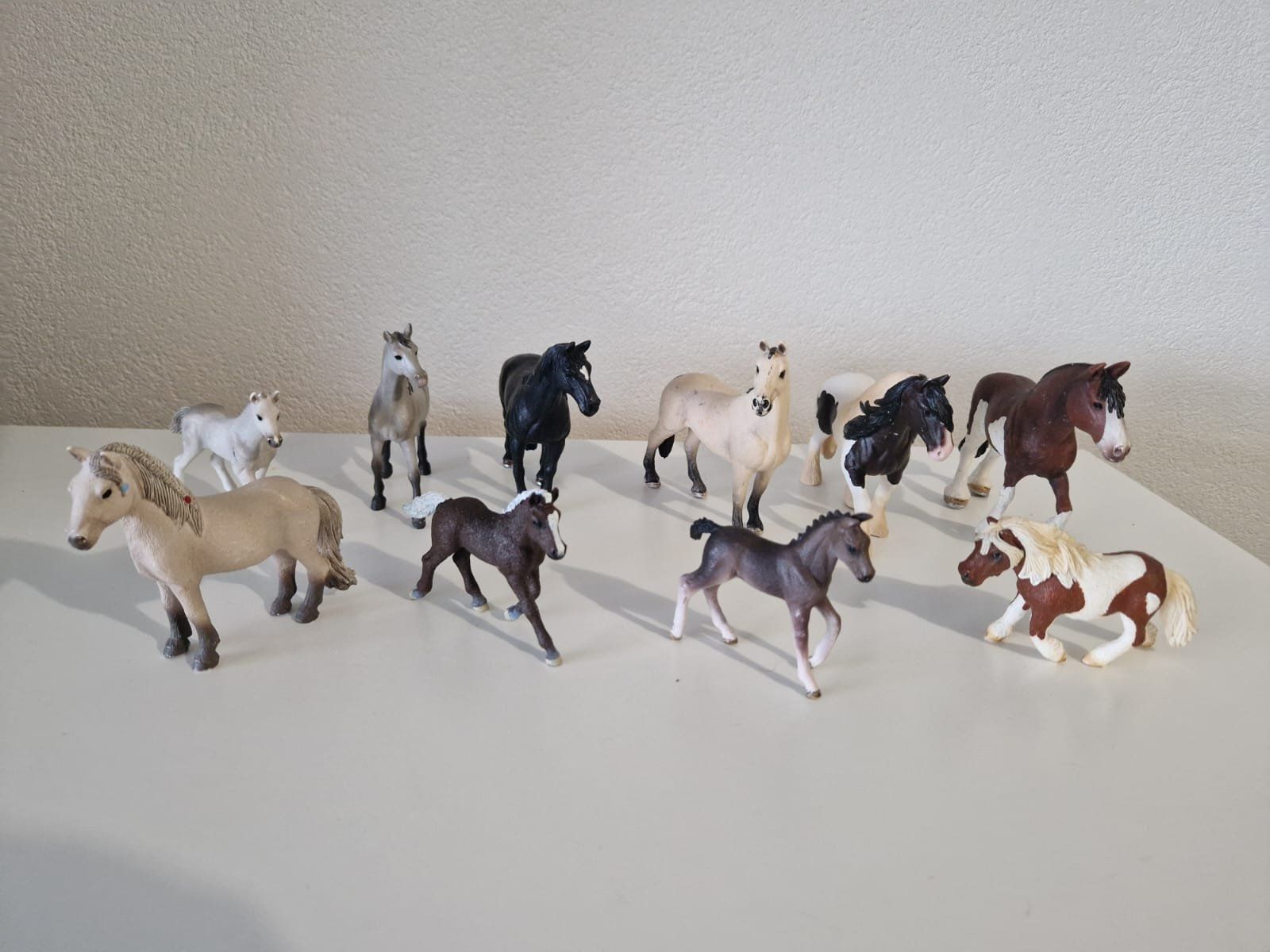 Schleich Giocattoli: Schleich Pferde Konvolut mit Fohlen – Nuovo (secondo la descrizione) da Romont FR venduto da Joe_xkh9