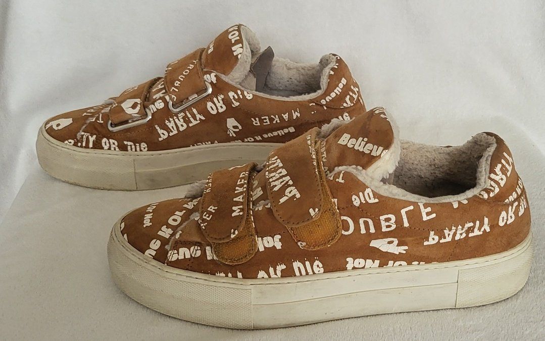 Scarpe per ragazzi: Coole Trend Sneaker mit Klettverschluss Gr. 40 – Usato da Bremgarten venduto da im02 1