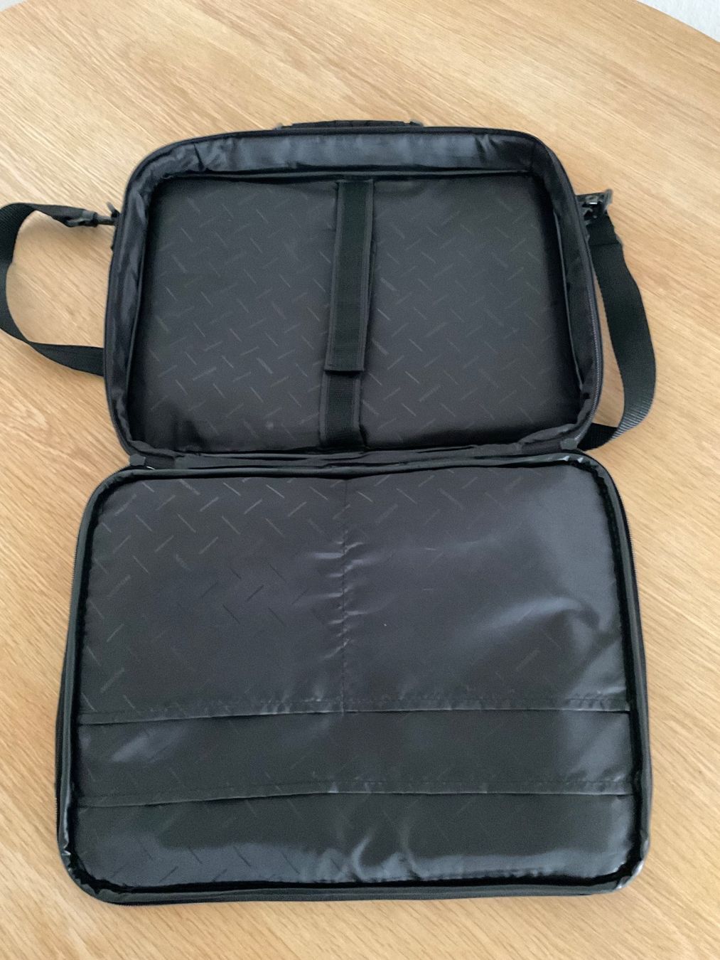 Valigie & Borse: Laptop Tasche – Usato da Bern venduto da jas_8tz2 4