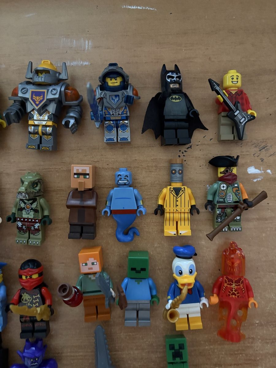 Lego Statuette: 29 diverse Lego Minifiguren – Usato da Birrwil venduto da kidsstore 3