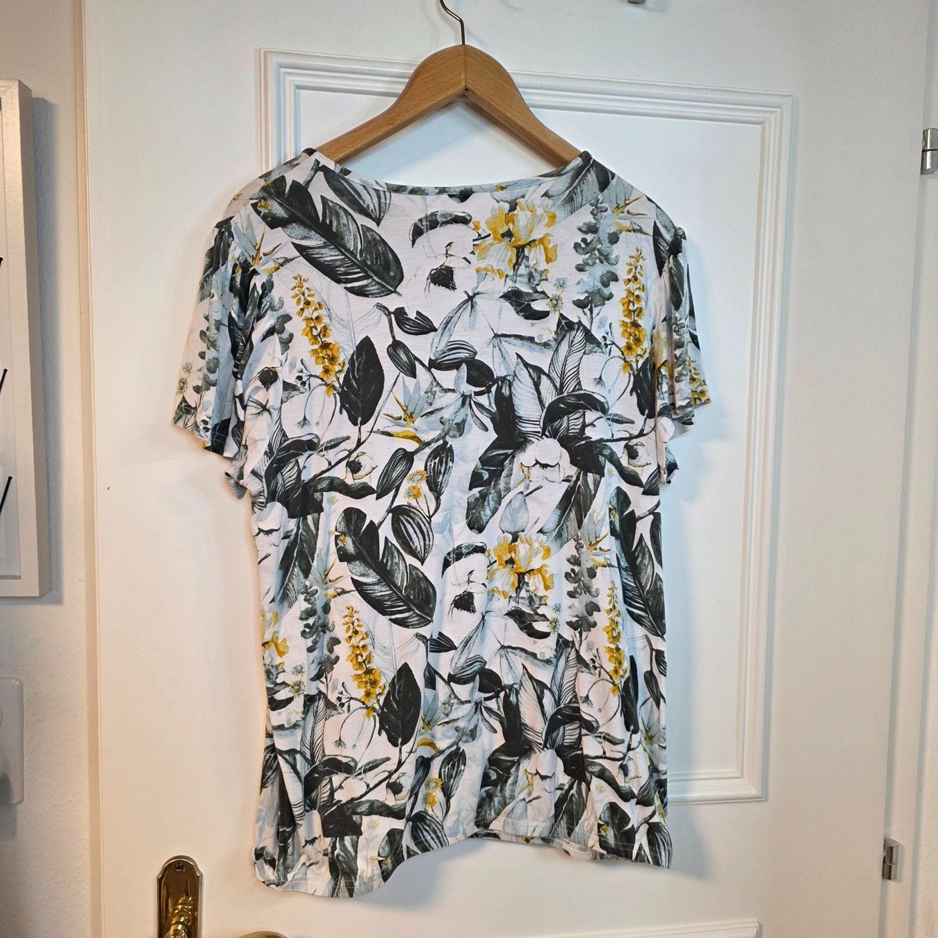 Camicette: Sommerbluse aus Viskose mit Blumenmuster L/XL – Usato da Wald ZH venduto da CapLux 5