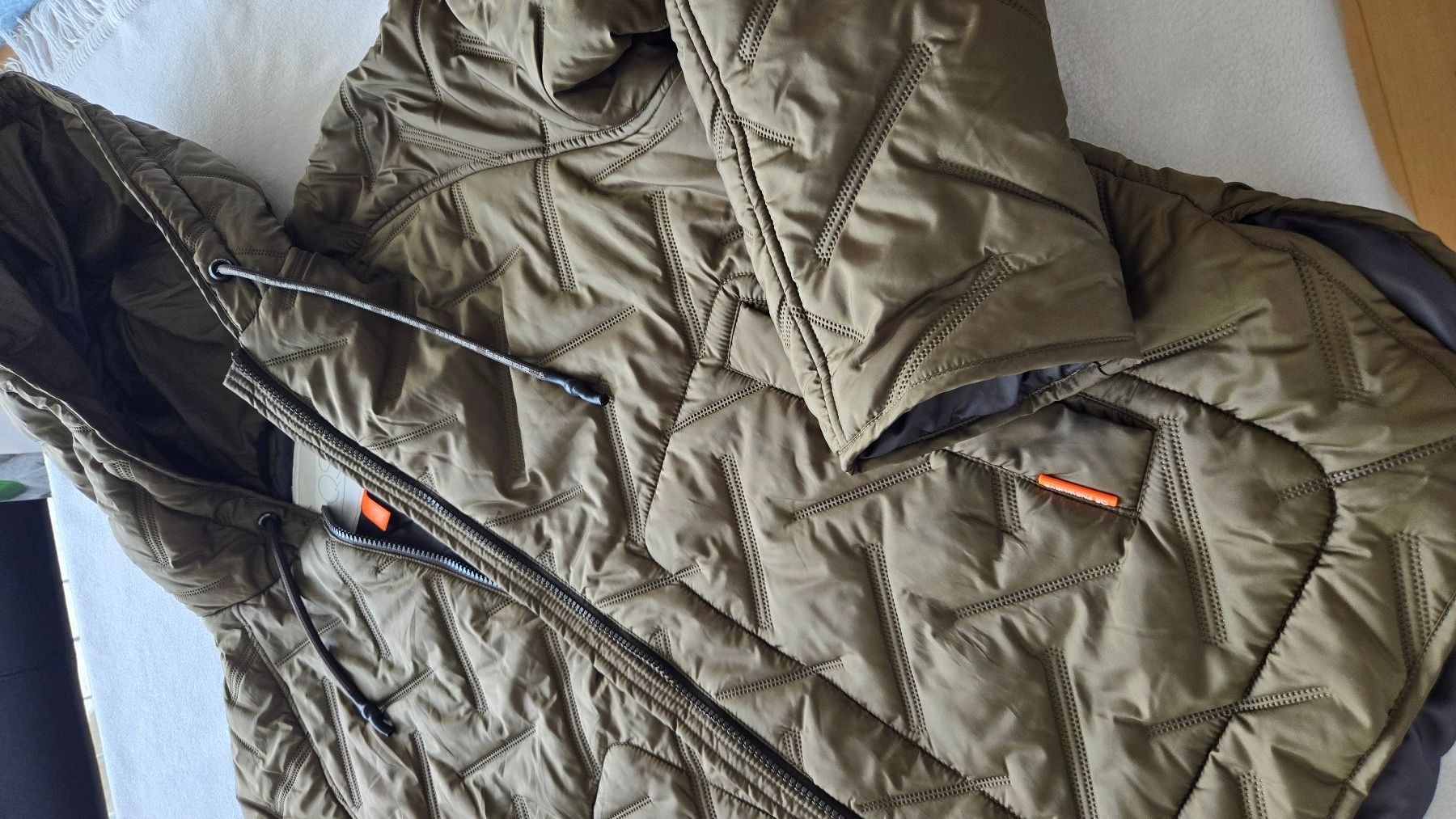 Giacche: leichte Winterjacke / Übergangsjacke "oversize" – Usato da Malans GR venduto da Miraval 2