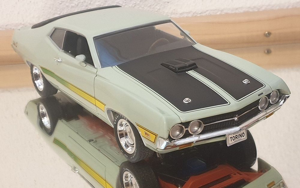 Ford Torino Cobra de 1971. ERTL American Muscle