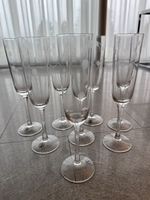 8 Champagner-Gläser mit BLUMENGRAVUR, neuwertig