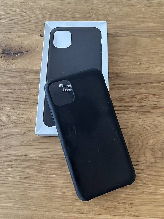 Apple Covers & Schutzfolien: Lederschutzhülle für iPhone 11 Pro Max – Gebraucht aus Ipsach von Cedritschy