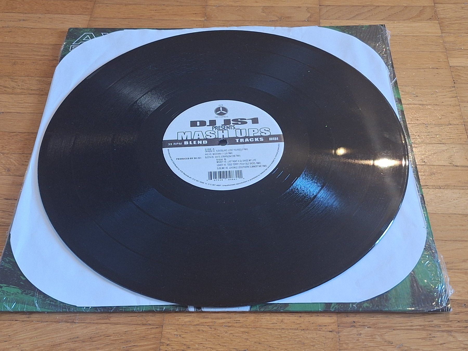 Dischi in vinile: DJ JS-1, Mash Ups - 12" Maxi USA 2004 – Nuovo (secondo la descrizione) da Oberentfelden venduto da Musicud 2