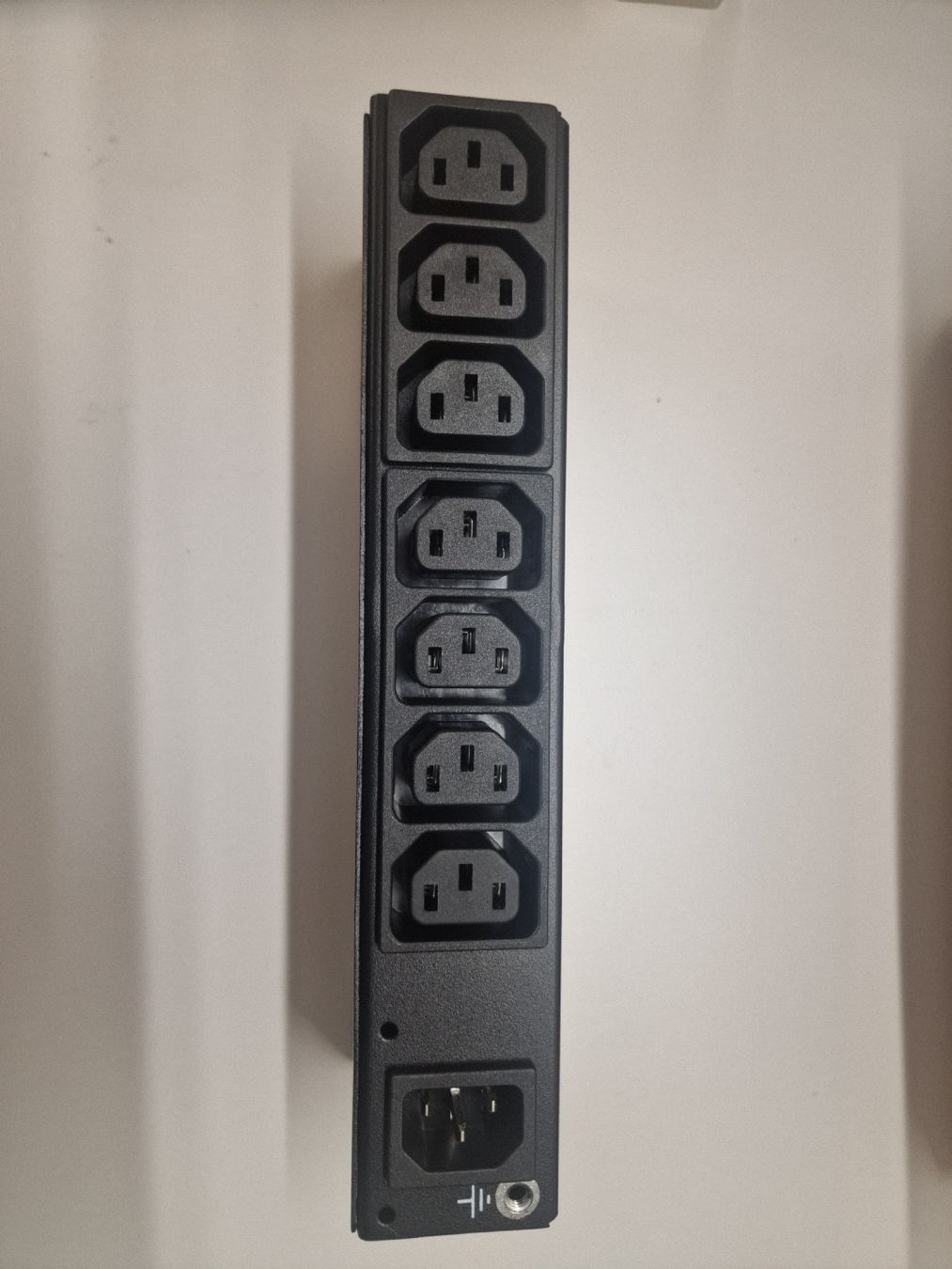 Apc Alimentazione elettrica: APC PDU AP6015A – Nuovo (secondo la descrizione) da Nussbaumen AG venduto da brunofresco
