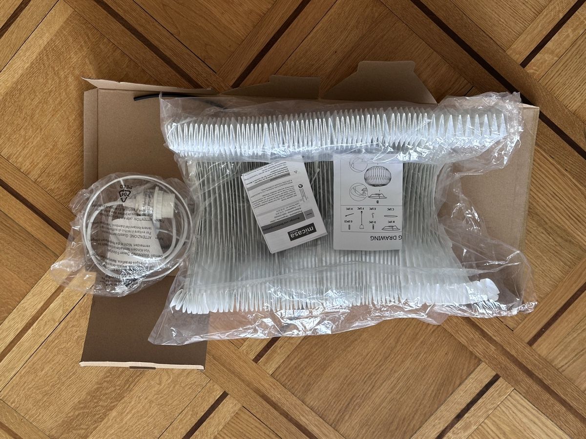 Micasa Lampadari & plafoniere: Suspension Lamp - White/Black - New – Nuovo e nell'imballaggio originale da Lausanne venduto da lui_kf5t 1