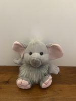Niedlicher Plüsch Elefant