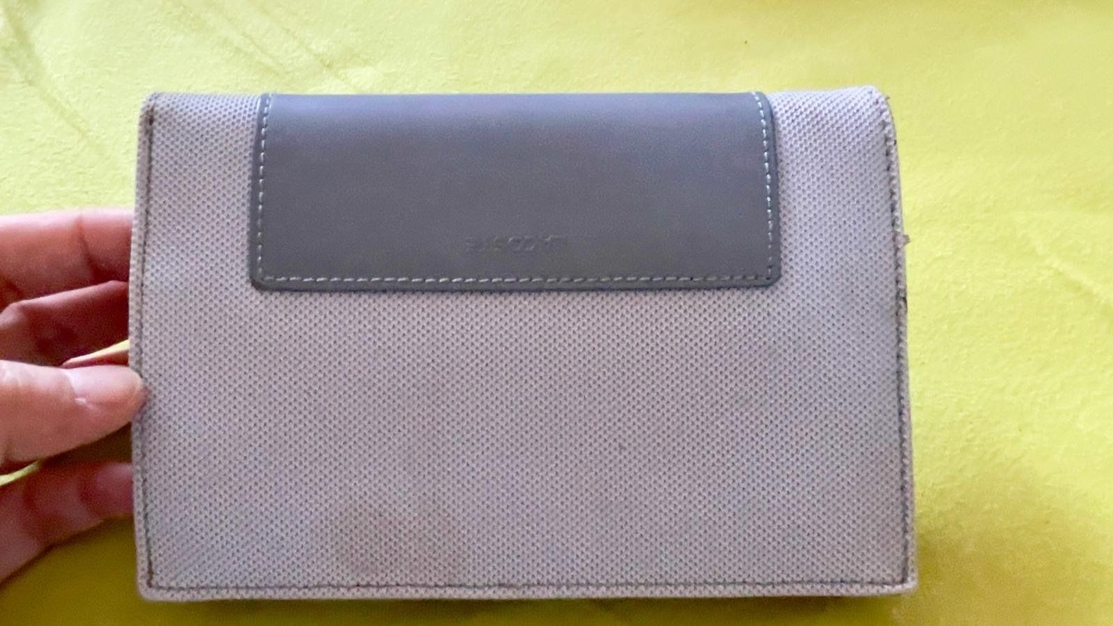 Lacoste Portemonnaie: Lacoste Portemonnaie – Gebraucht aus Horgen von Warrior11 1
