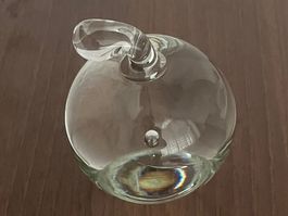 Schöner Kristallglas-BRIEFBESCHWERER in Apfelform / ca. 1975