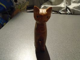 Katze sitzend, aus Stein
