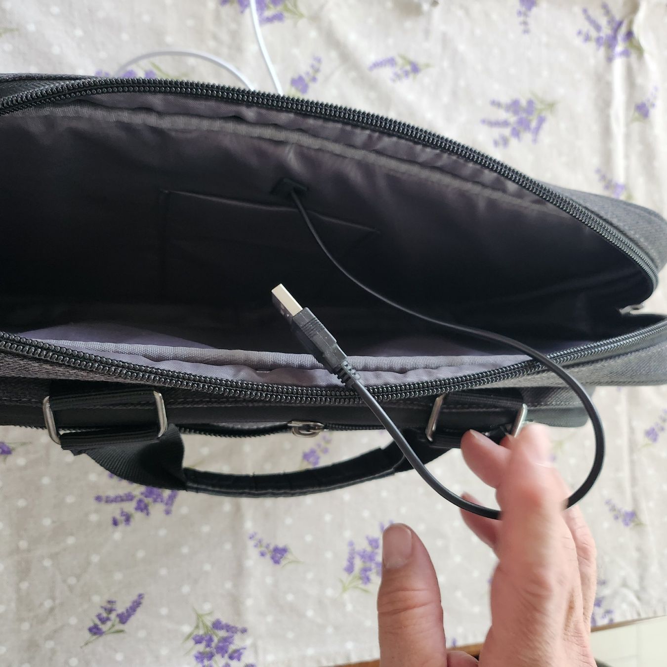 Borse: HP Notebook Tasche  Gewebe strapazierbar mit USB Anschluss – Nuovo (secondo la descrizione) da Unterägeri venduto da ani_pn8n 4