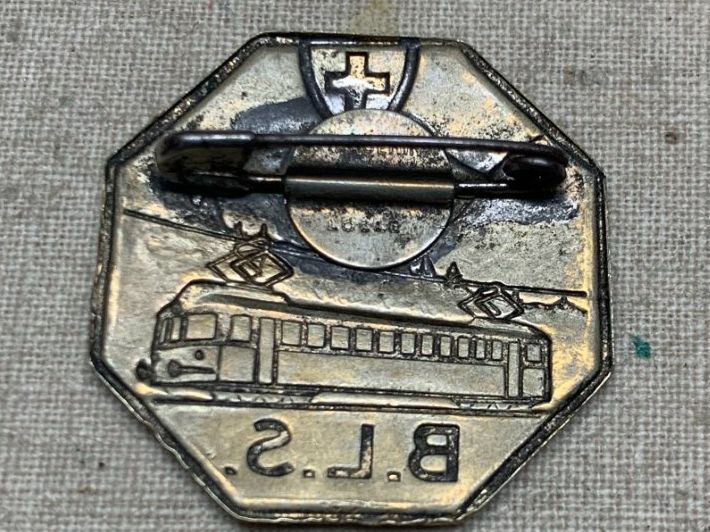 SBB/CFF/FFS Plaketten & Abzeichen: Bern - Lötschberg - Simplon Bahn - Spilla vintage – Gebraucht aus Sorengo von 74in 1