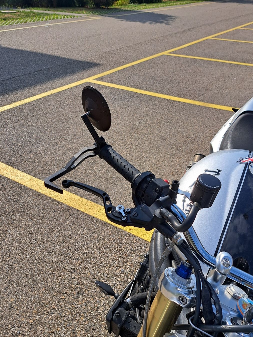 Triumph Strada: Moto Triumph Speed Triple 1050 – Usato da Le Landeron venduto da Macadam1 4