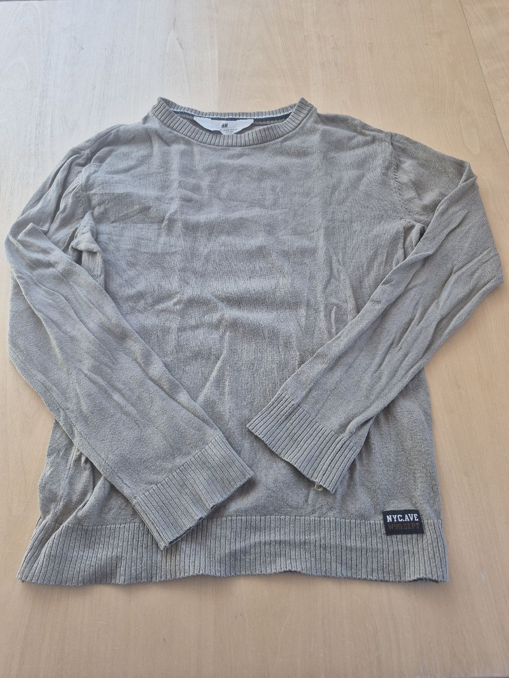 H&M Pulls et sweat-shirts: Pullover, Gr. 134/140, Farbe Olive – D'occasion à Ellikon an der Thur par nicibaur