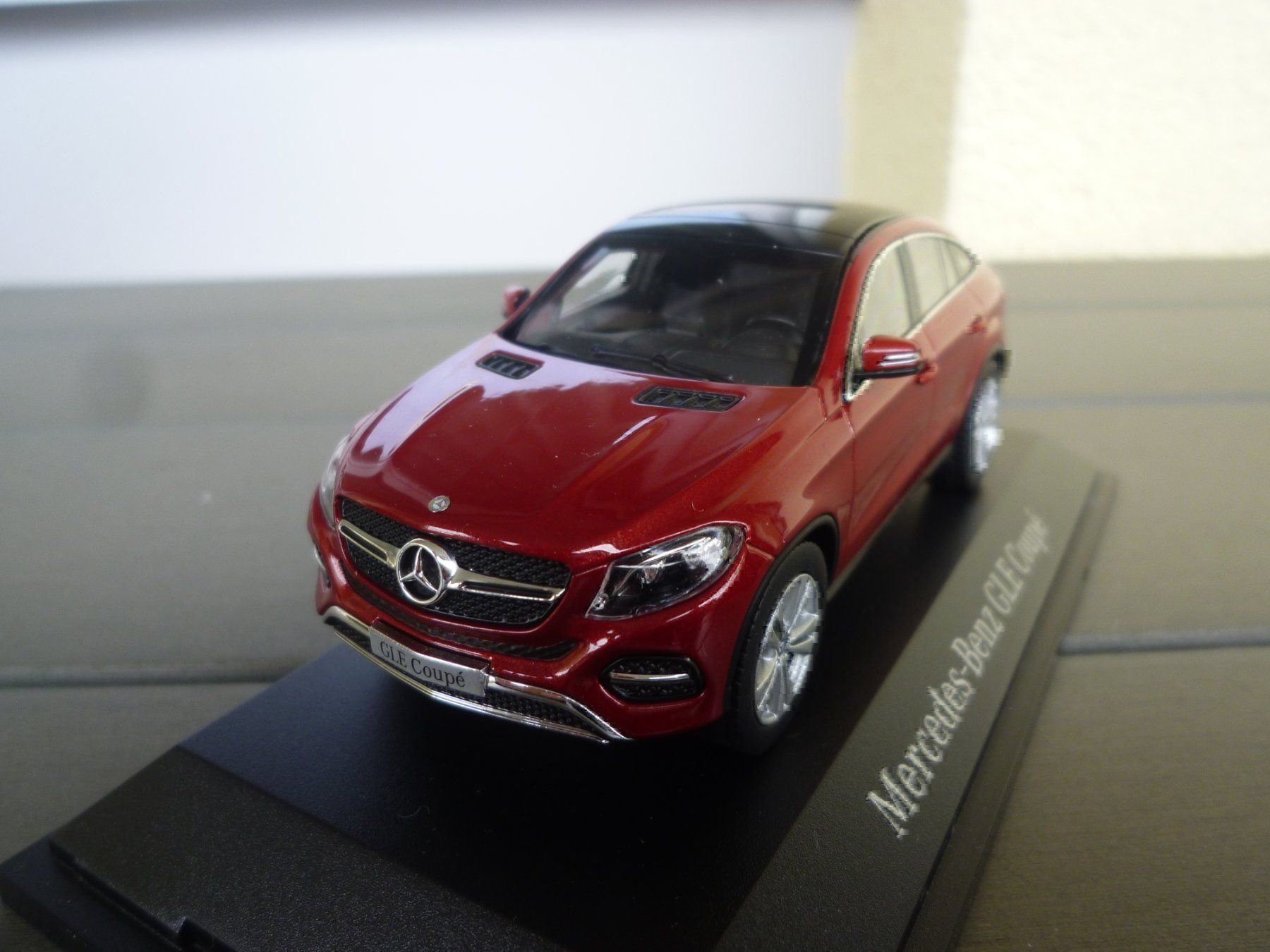 Mercedes-Benz Modellini d'auto: Mercedes-Benz GLE Coupè – Nuovo (secondo la descrizione) da Flawil venduto da Imperiosud 3