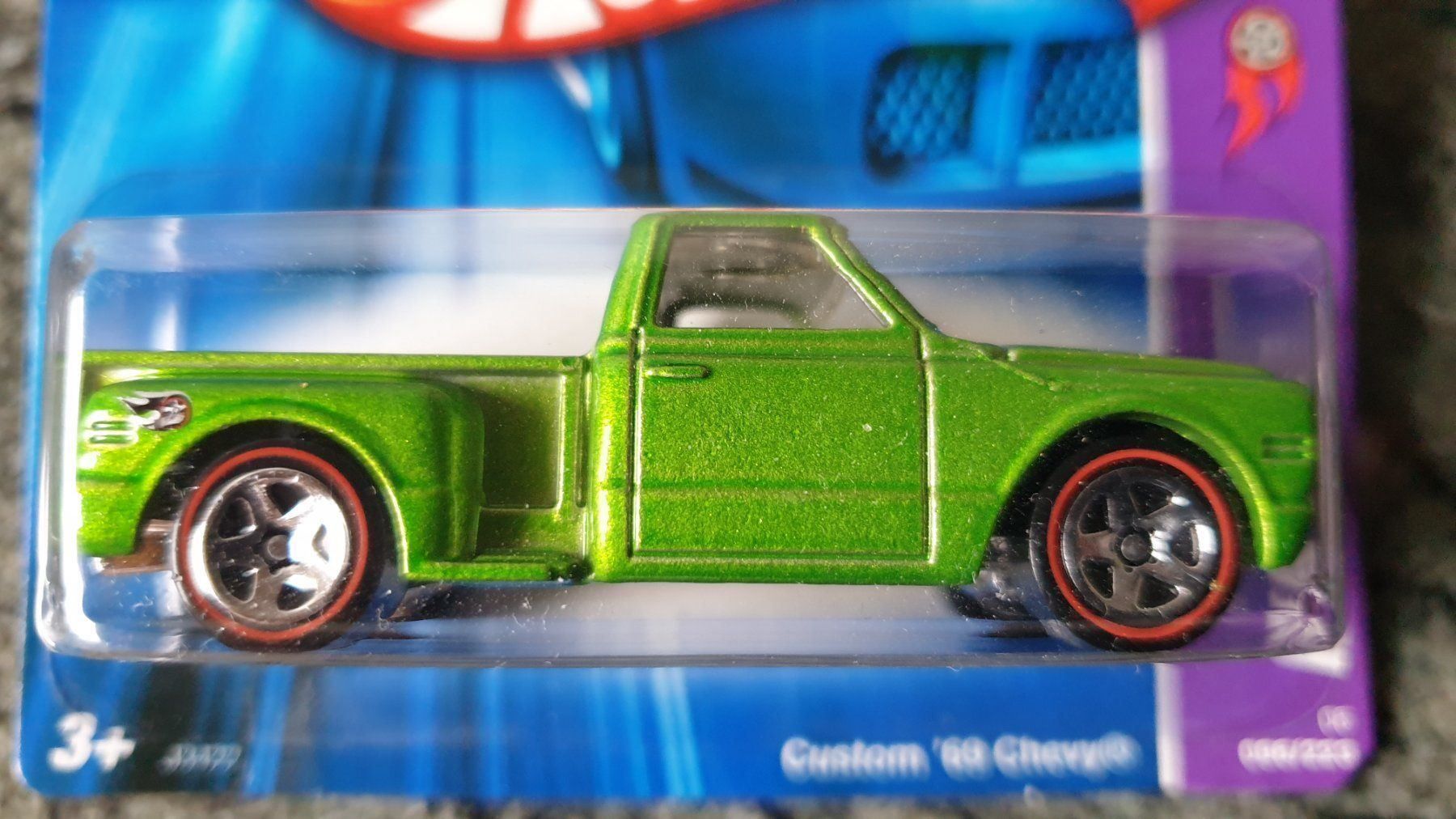 Chevrolet Modellini d'auto: CUSTOM CHEVY 1969 / HOT WHEELS – Nuovo e nell'imballaggio originale da Wengi b. Büren venduto da Ot1000 1