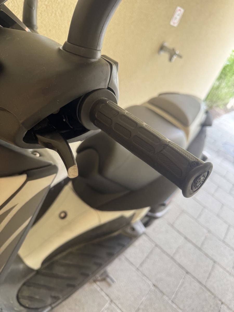 Aprilia Scooter: Aprilia SR50 Ditech – Difettoso da Luzern venduto da zor_65rv 4