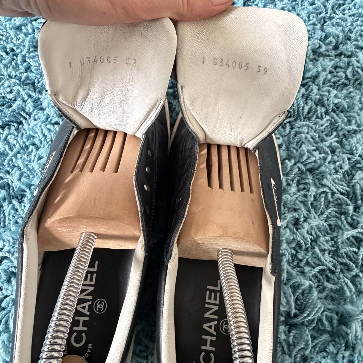 Chanel Scarpe da donna: Chanel Black Leather trainers Size 39 EU Used – Usato da Kloten venduto da liu_65tx 5