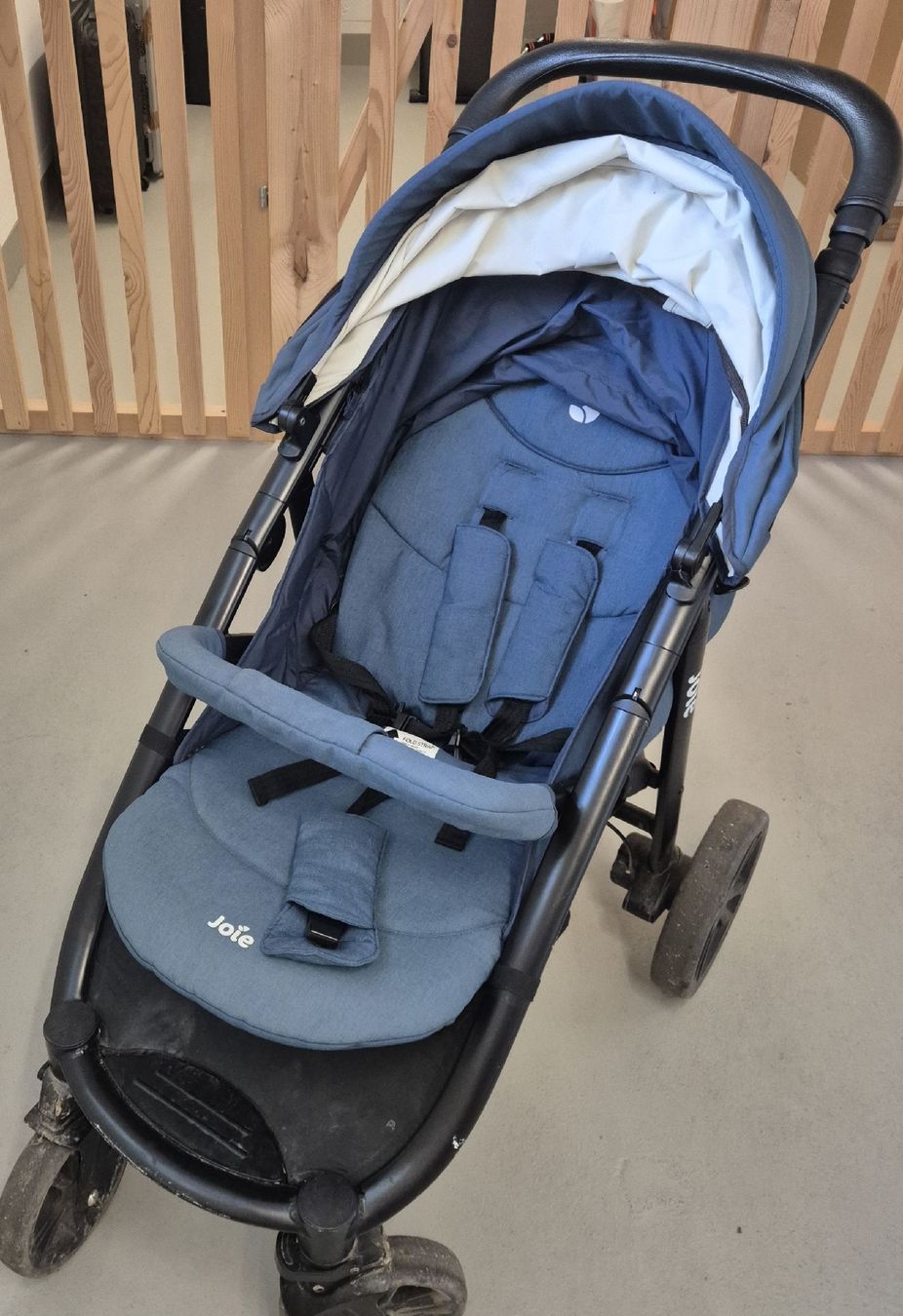 Joie Carrozzine: Joie Kinderwagen Litetrax Blau – Usato da Root venduto da kor_9czx