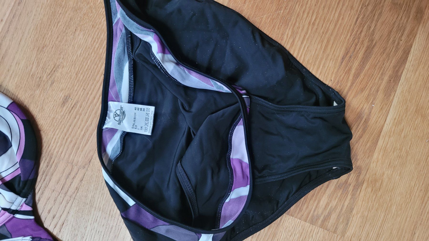Costumi da bagno & Bikini: Bikini schwarz/violett von sunmarin, Grösse 40 D/E – Nuovo (secondo la descrizione) da Neschwil venduto da flower_69 2