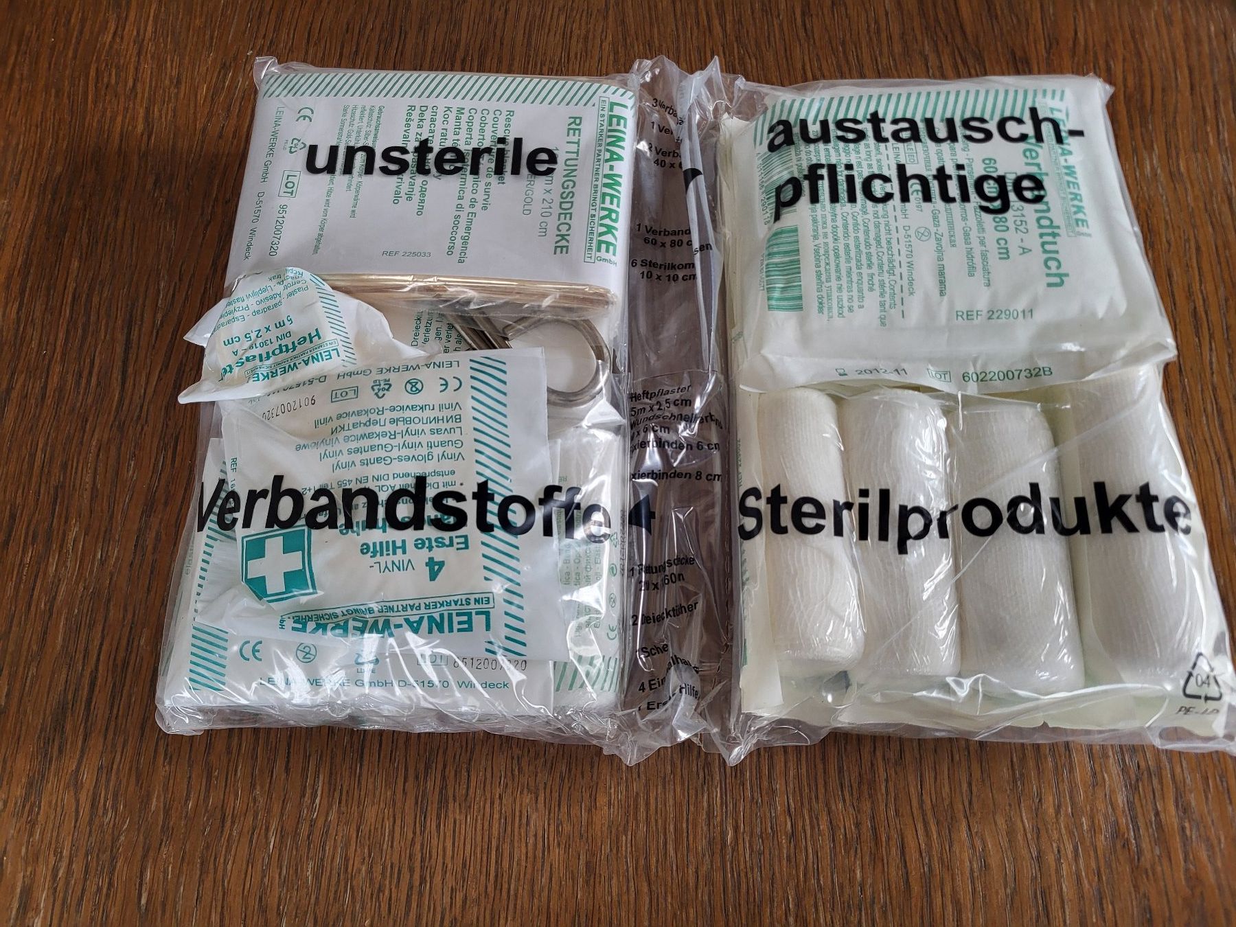 Kit di pronto soccorso: Oldtimerauto - Zubehör Verbandkasten – Nuovo (secondo la descrizione) da Wohlen AG venduto da gino45 2