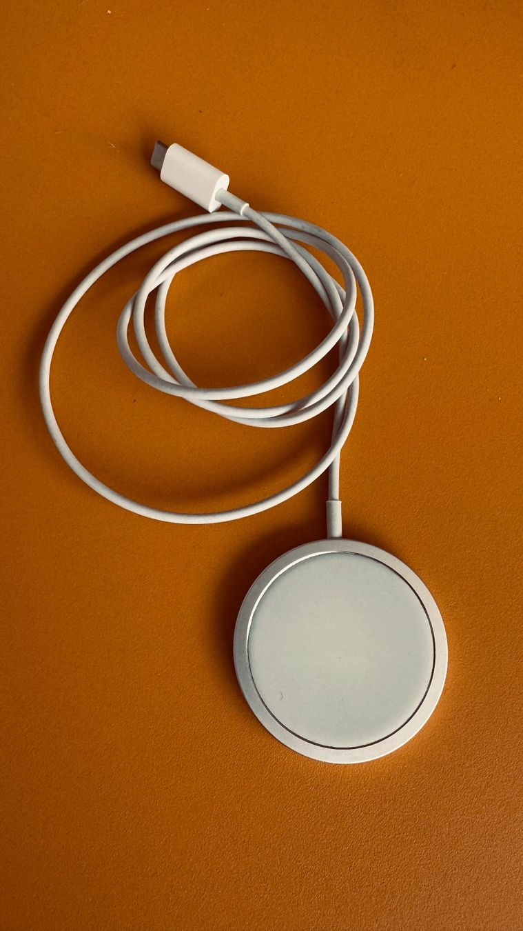 Apple Ladegeräte: USB-C MagSafe Ladegerät von Apple – Gebraucht aus Widnau von Dinodino