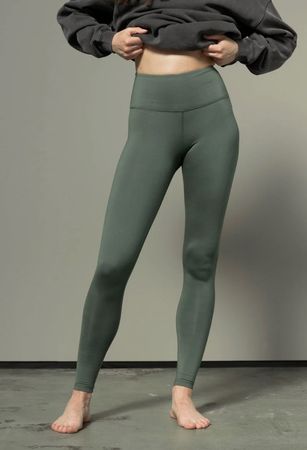 HEY HONEY Yoga Set Crisscross Bra und Leggins in Thyme/grün