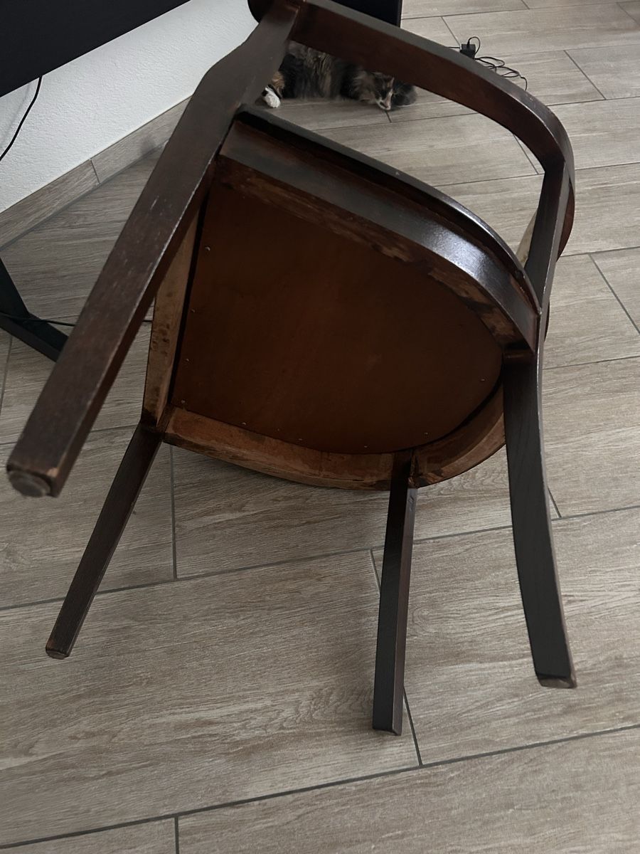 Sedie: Antiker Holzstuhl mit Blumenmuster – Usato da Zofingen venduto da Froggylonglong 4