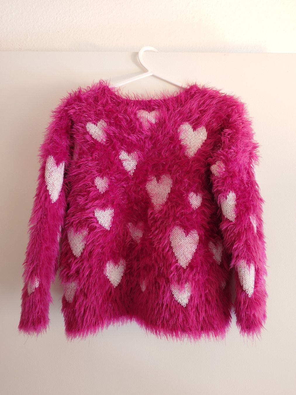 Pulls et sweat-shirts: Mädchen Flausch Pullover pink Herzen, Grösse 104 – D'occasion à Uster par snowy_6 1