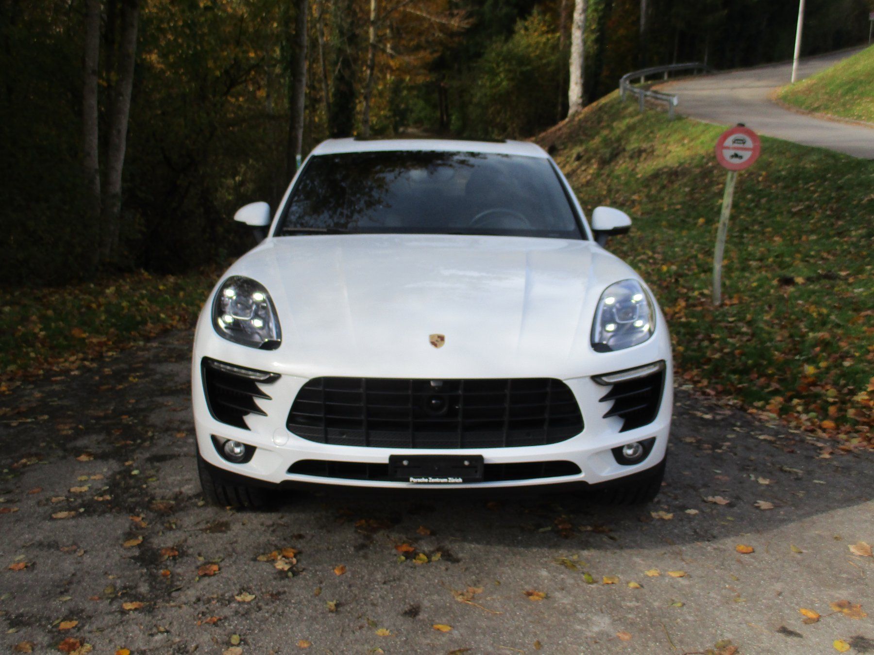 Porsche Autos: Porsche Macan S – Gebraucht aus Riedholz von Riedholz-Garage 1