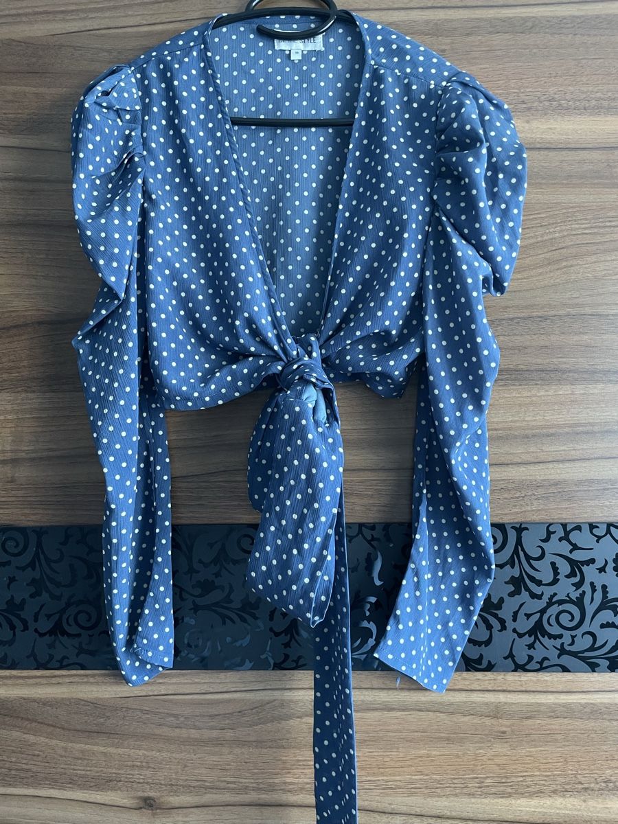 Top: Lorna Lux Blue Polka Dot Top – Nuovo (secondo la descrizione) da Zug venduto da Fashionaddicted.-
