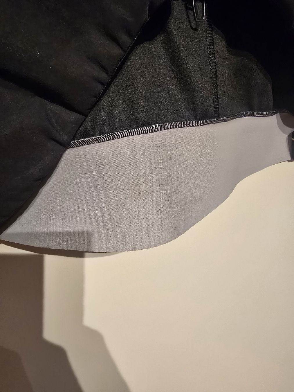 Vestes: Q36.5 Vampire Shell Jacket, Grösse L, Schwarz  – D'occasion à Degersheim par Honolulu013 9