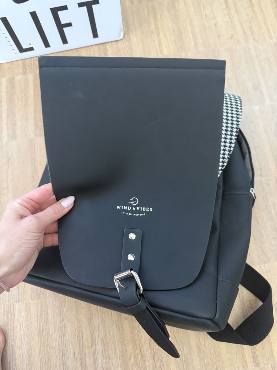 Rucksäcke: Backpack Wind & Vibes – Gebraucht aus zug von Inaar 7
