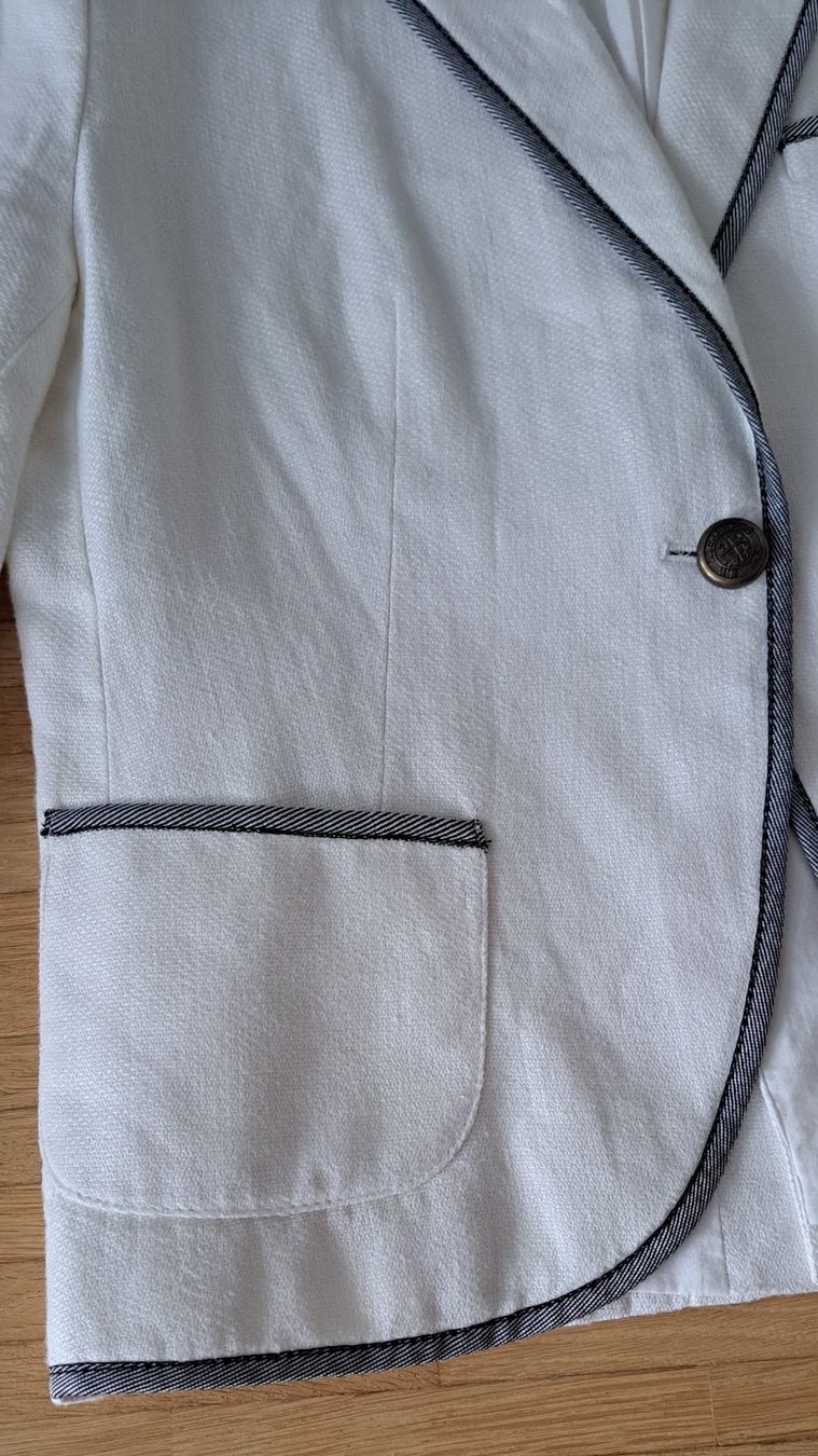 Giacche: Chic blazer blanc – Nuovo (secondo la descrizione) da Le Mont-sur-Lausanne venduto da olatiu 2