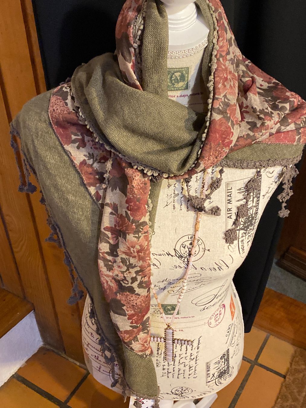 Foulards & écharpes: FOULARD MIT SPITZEN – Neuf avec emballage d'origine à Meienried par ManuelaBoutique