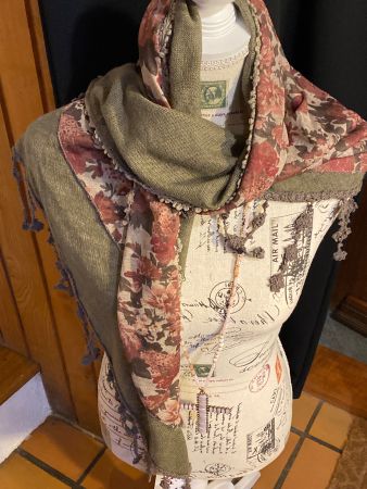 FOULARD MIT SPITZEN