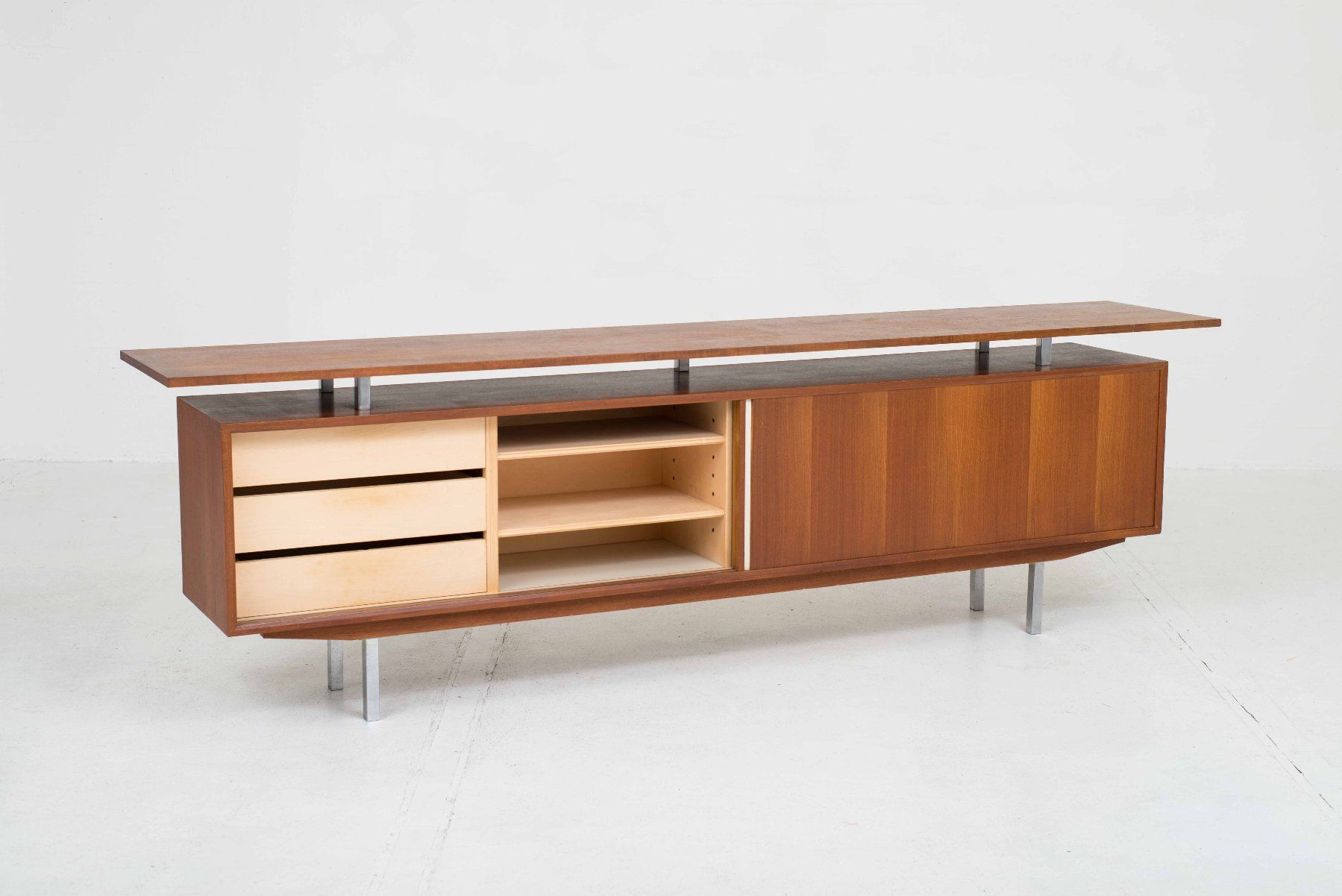 Cassettiere: Schweizer 1960er Jahre Sideboard aus Teak – Usato da Zürich venduto da STUZH38 1