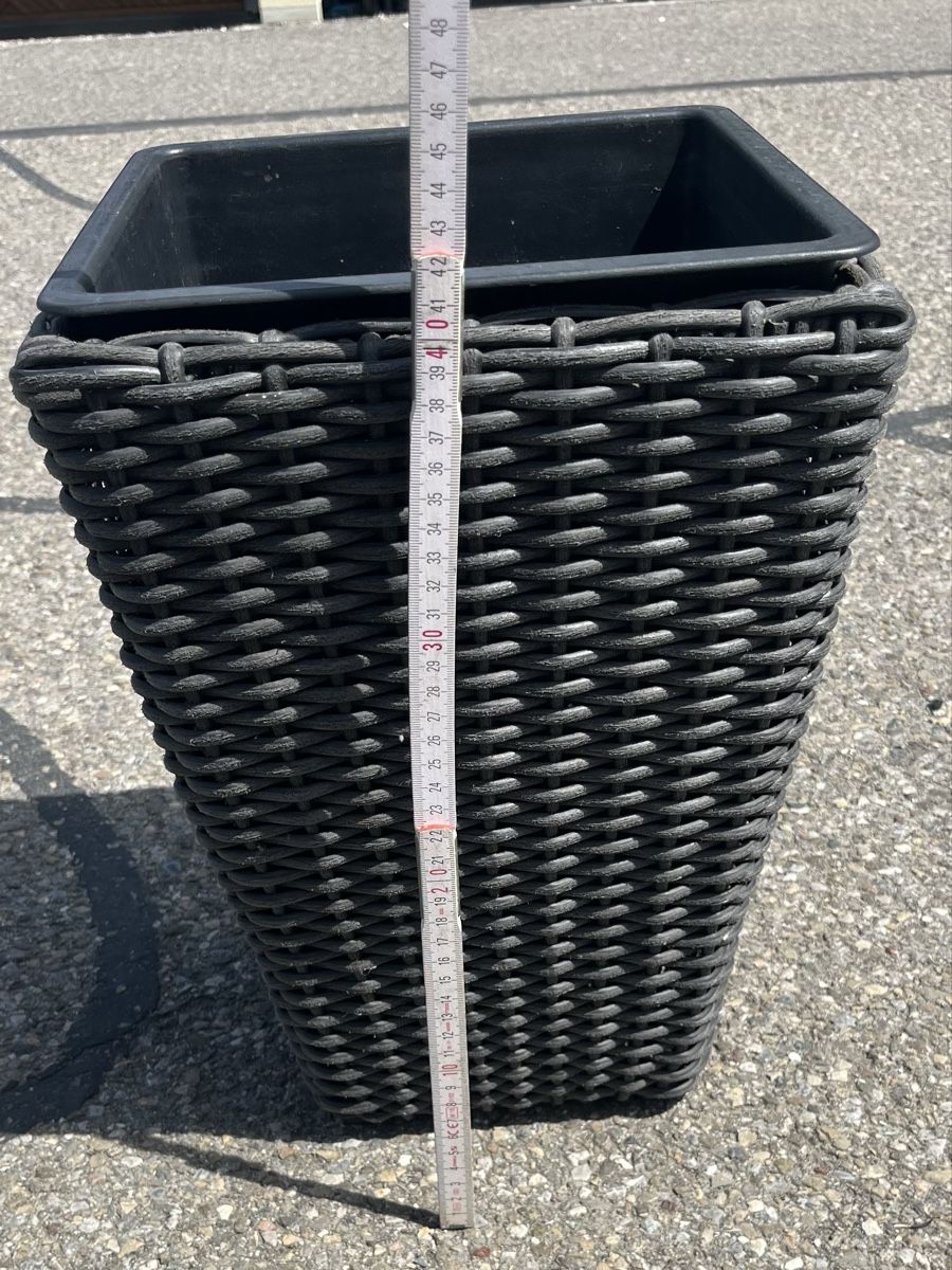 Blumentöpfe: Schwarz geflochtener Planzentopf – Gebraucht aus Egg b. Zürich von Paman1999 3