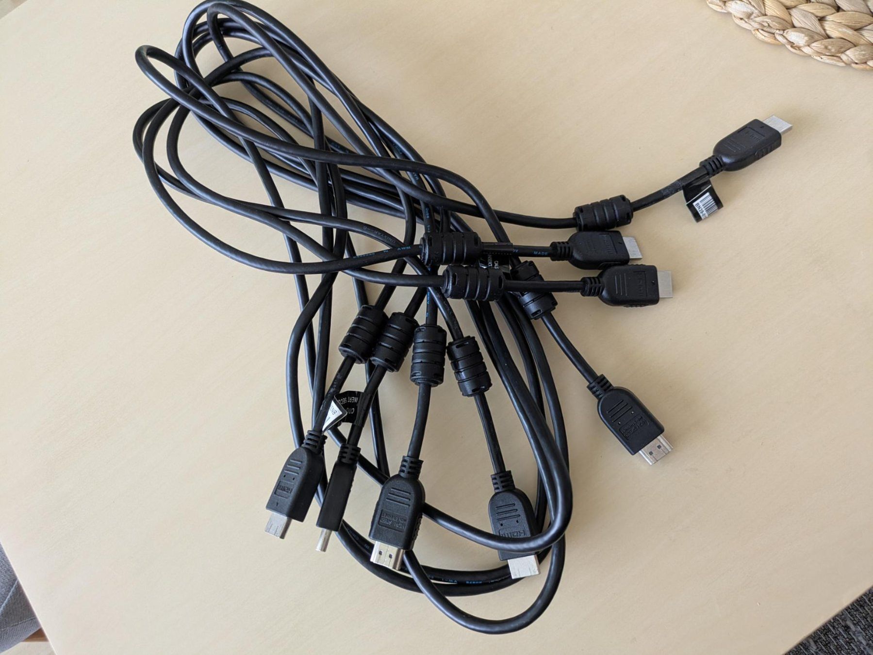 Hub & Switch: USB-C Hub + LAN Adapter + Kabel Set – Home Office Bundle – Usato da Zuerich venduto da vir_66fd 9