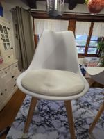 10 Chaises style scandinave blanc pieds bois bon état