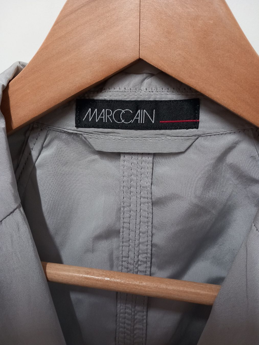 Marc Cain Giacche: Marc Cain Seide/Microfaser Blazer, hellgrau, Gr. N5 (ca M) – Usato da Gwatt (Thun) venduto da umwelt-brocki 1
