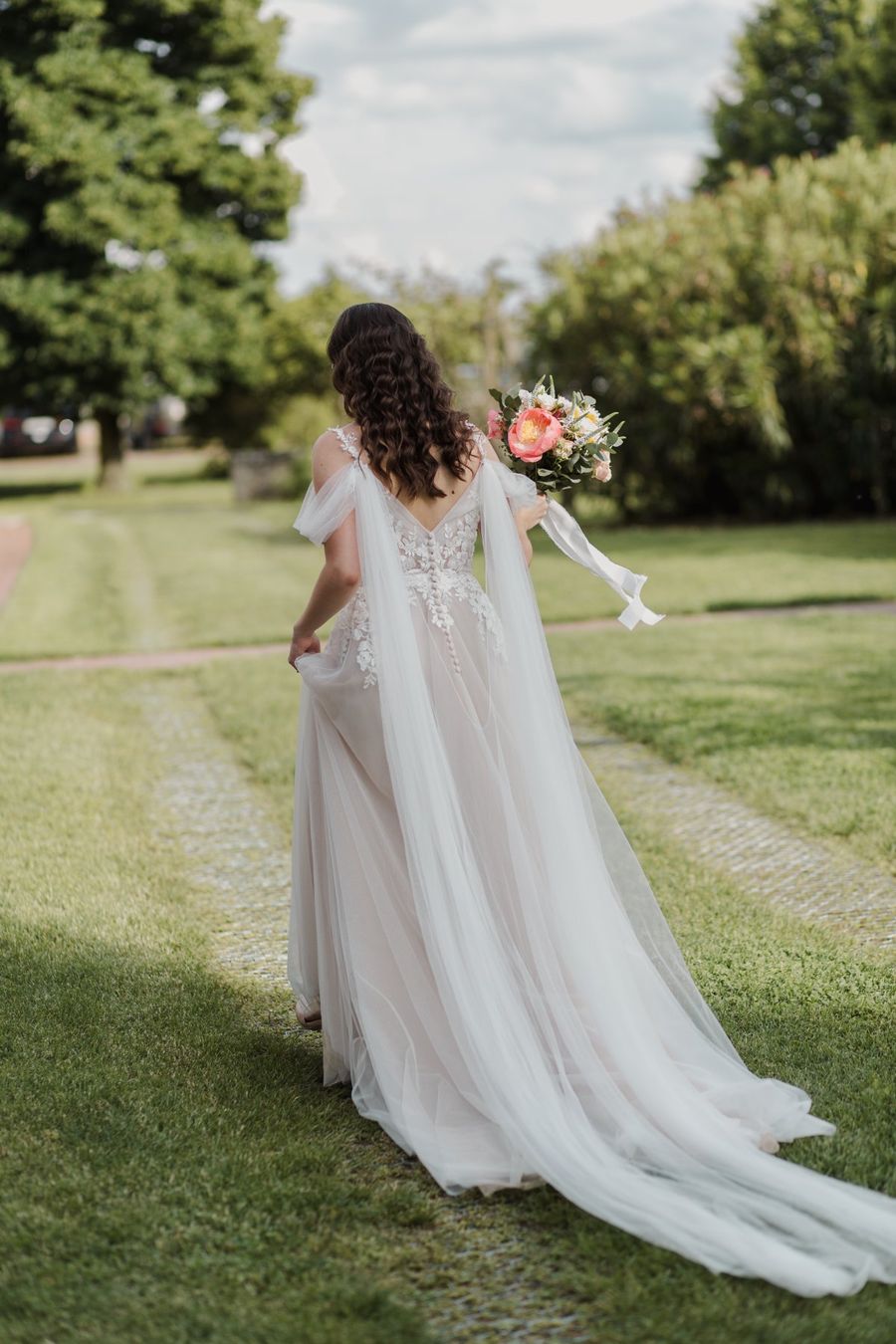 Robes: Secondhand Brautkleid Anna Moda "Midnight", Grösse 34-36 – D'occasion à Brunnen par Herzig-Brautmode 5